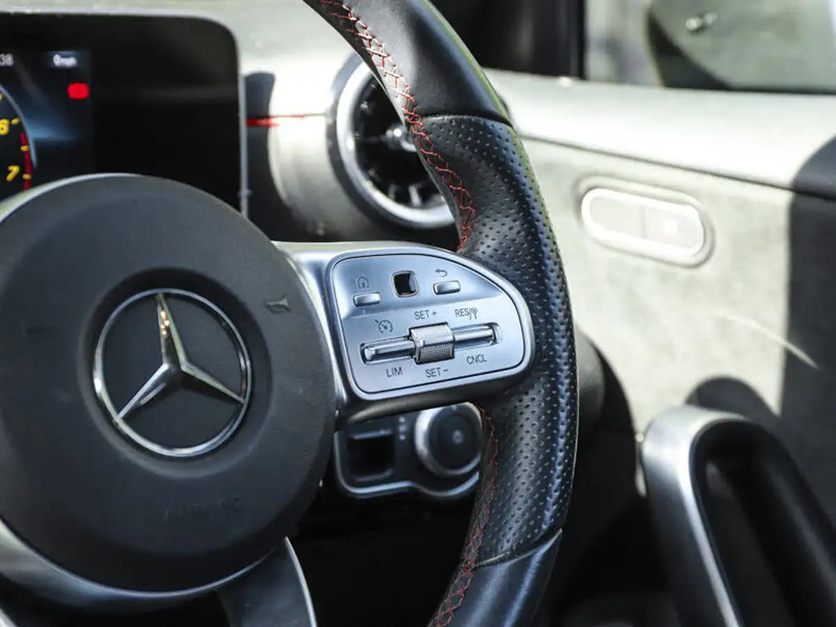 2020-mercedes-benz-a-class-13-a200-amg-line-executive-saloon-4d-big-10