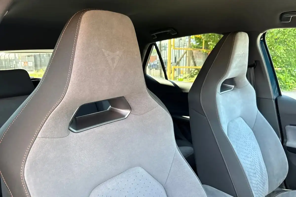 2022-cupra-born-e-v3-204ps-58kwh-big-23