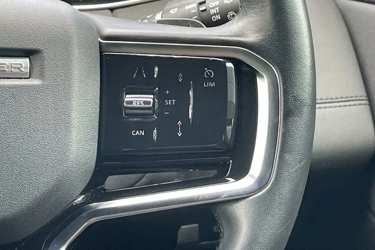 2022-land-rover-range-rover-evoque-20-d200-r-dynamic-se-big-25