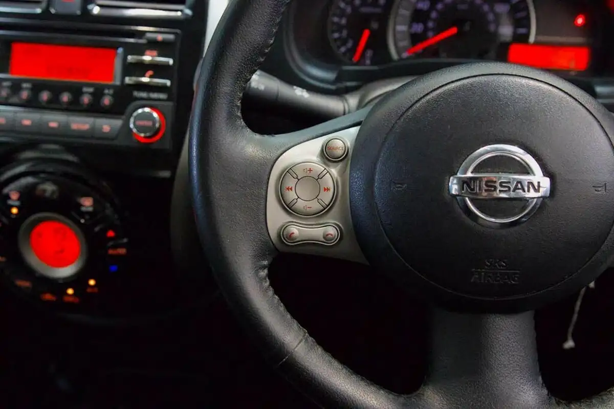 2015-nissan-micra-12-acenta-80ps-big-17