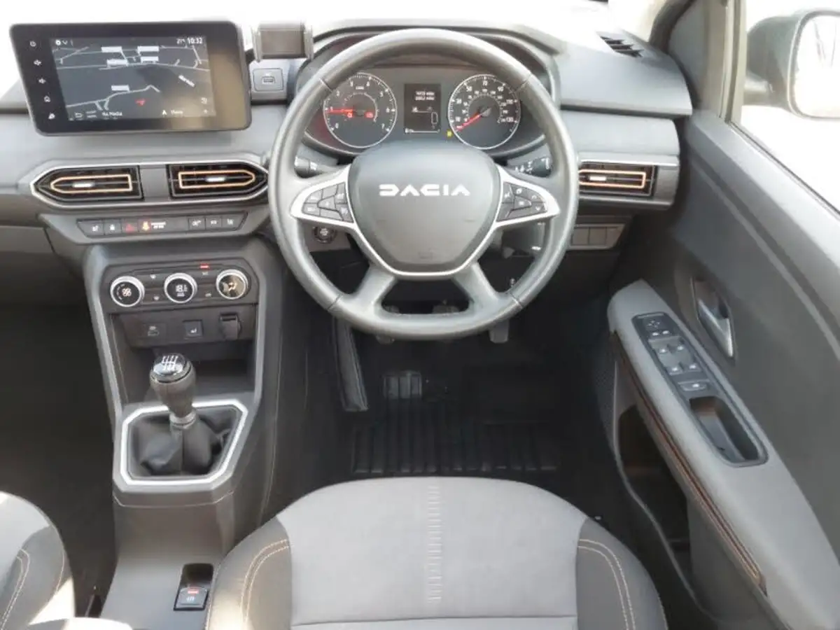 2024-dacia-sandero-stepway-10-tce-extreme-90bhp-big-6