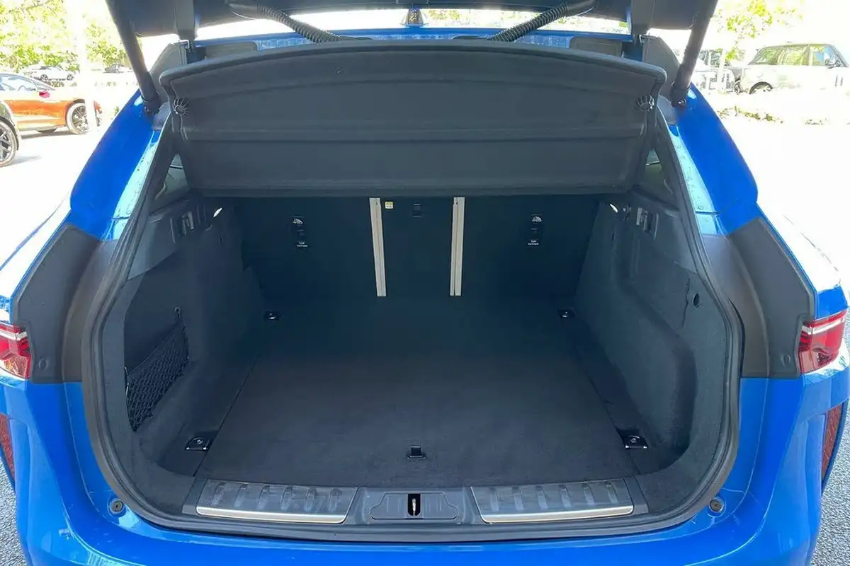 2024-jaguar-f-pace-50-v8-p575-svr-575-edition-big-45