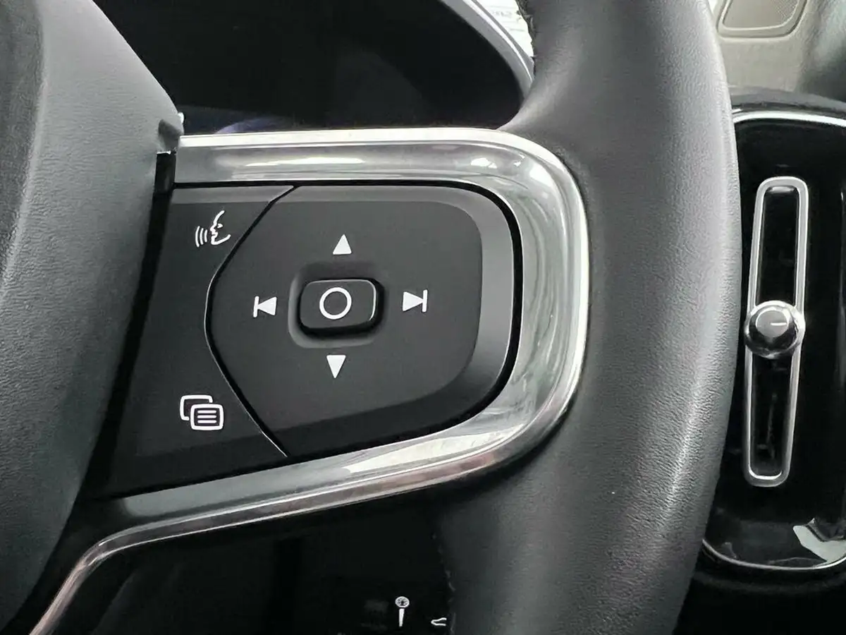 2021-volvo-xc40-15-t5-inscription-pro-258bhp-big-24