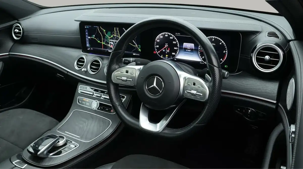 2020-mercedes-benz-e-class-20d-e300d-amg-line-edition-premium-plus-saloon-4d-big-9