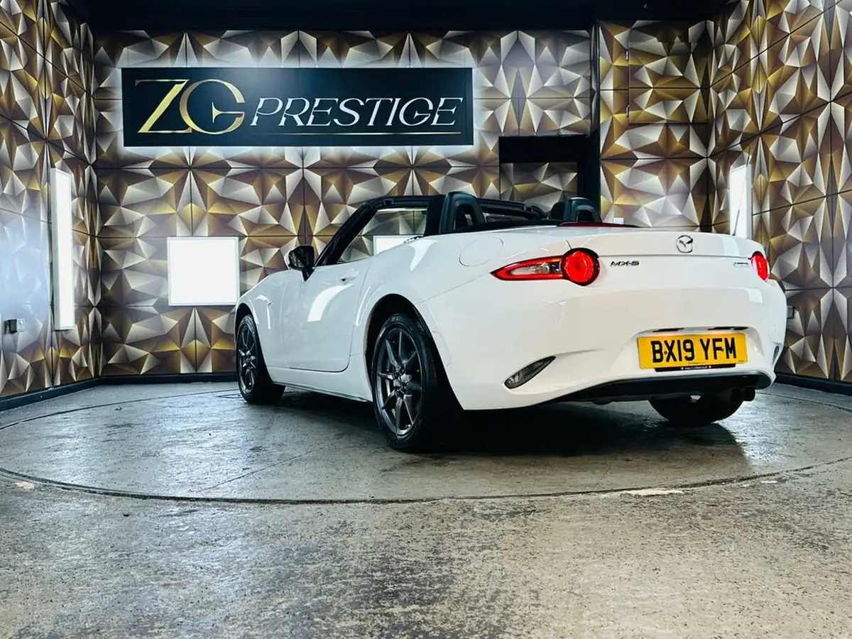 2019-mazda-mx-5-15-se-big-44