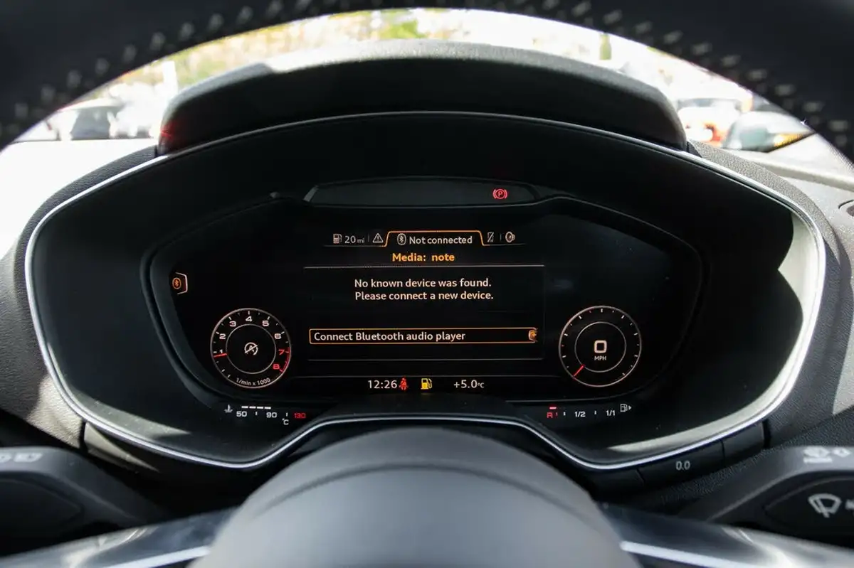 2015-audi-tt-coupe-20-tfsi-s-line-big-24