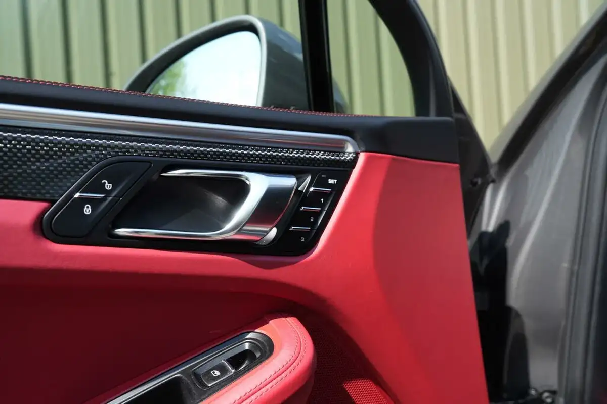 2018-porsche-macan-30td-s-big-24