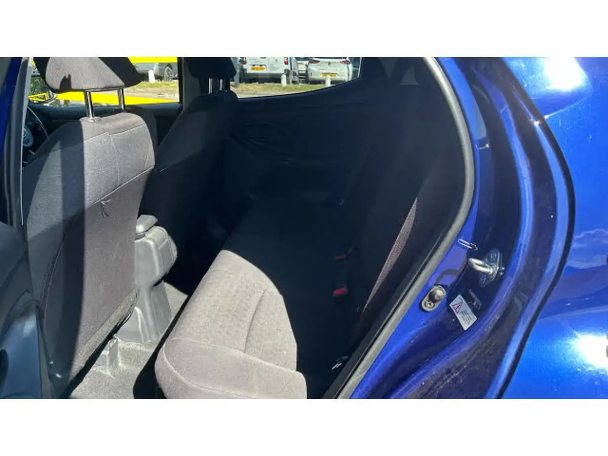 2022-toyota-yaris-15-vvt-i-design-big-12