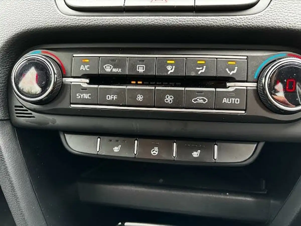 2024-kia-xceed-15-t-gdi-3-big-11