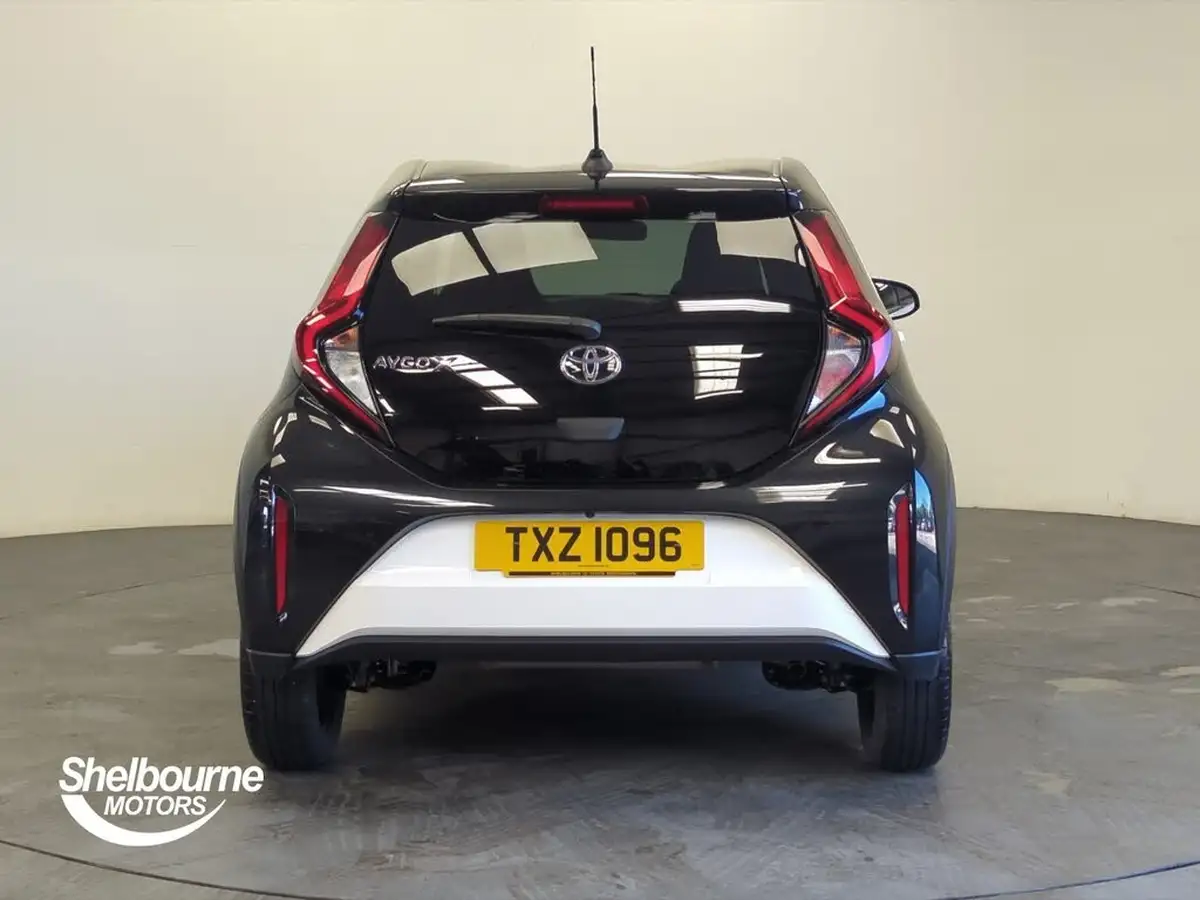 2023-toyota-aygo-x-10-vvt-i-edge-cvt-big-12