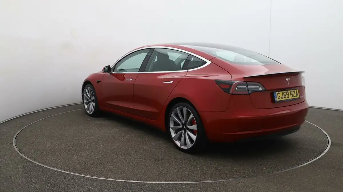 2019-tesla-model-3-e-4x4-performance-pack-big-61