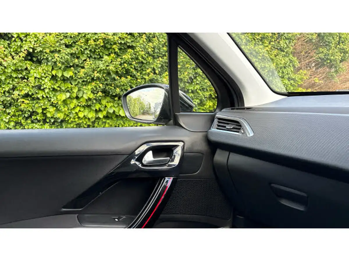 2019-peugeot-2008-suv-12-puretech-gt-line-130bhp-big-57