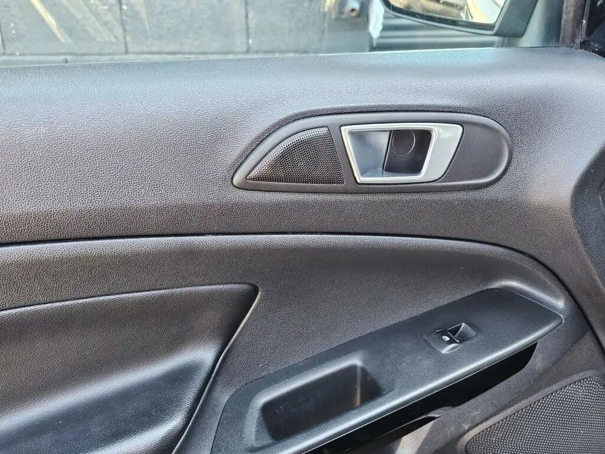 2018-ford-ecosport-10t-titanium-100ps-ss-big-34