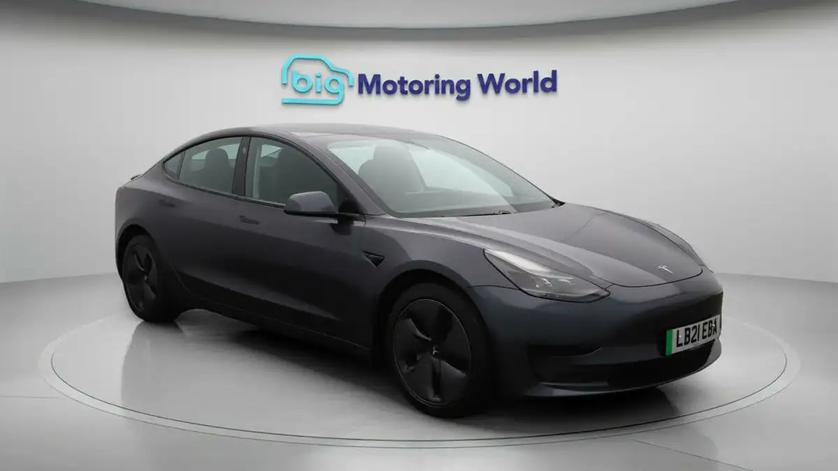 2021-tesla-model-3-e-standard-plus-big-1