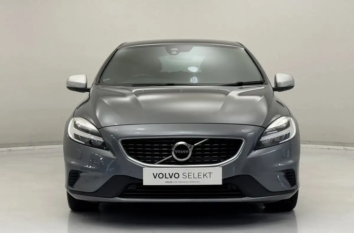 2019-volvo-v40-20td-d2-r-design-geartronic-big-2