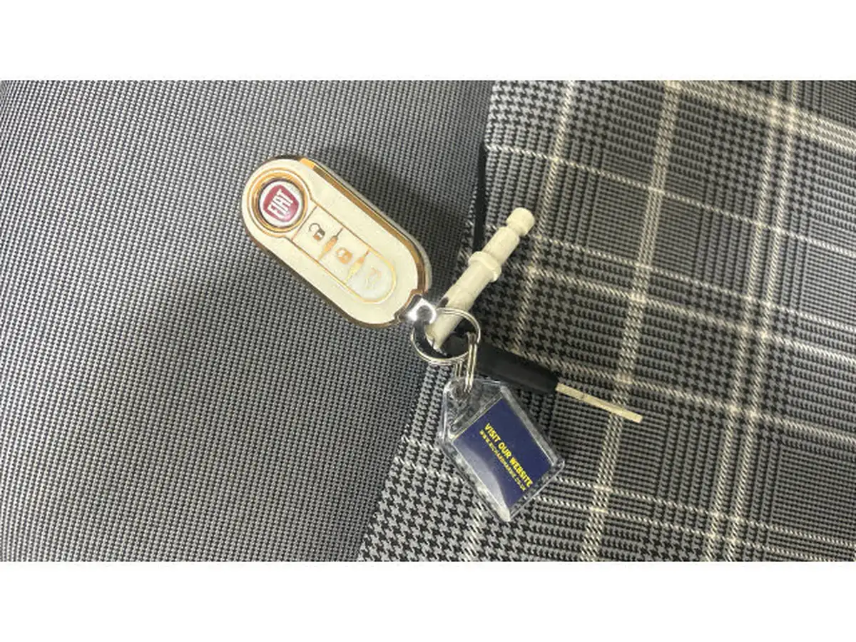 2017-fiat-500-12-lounge-big-19