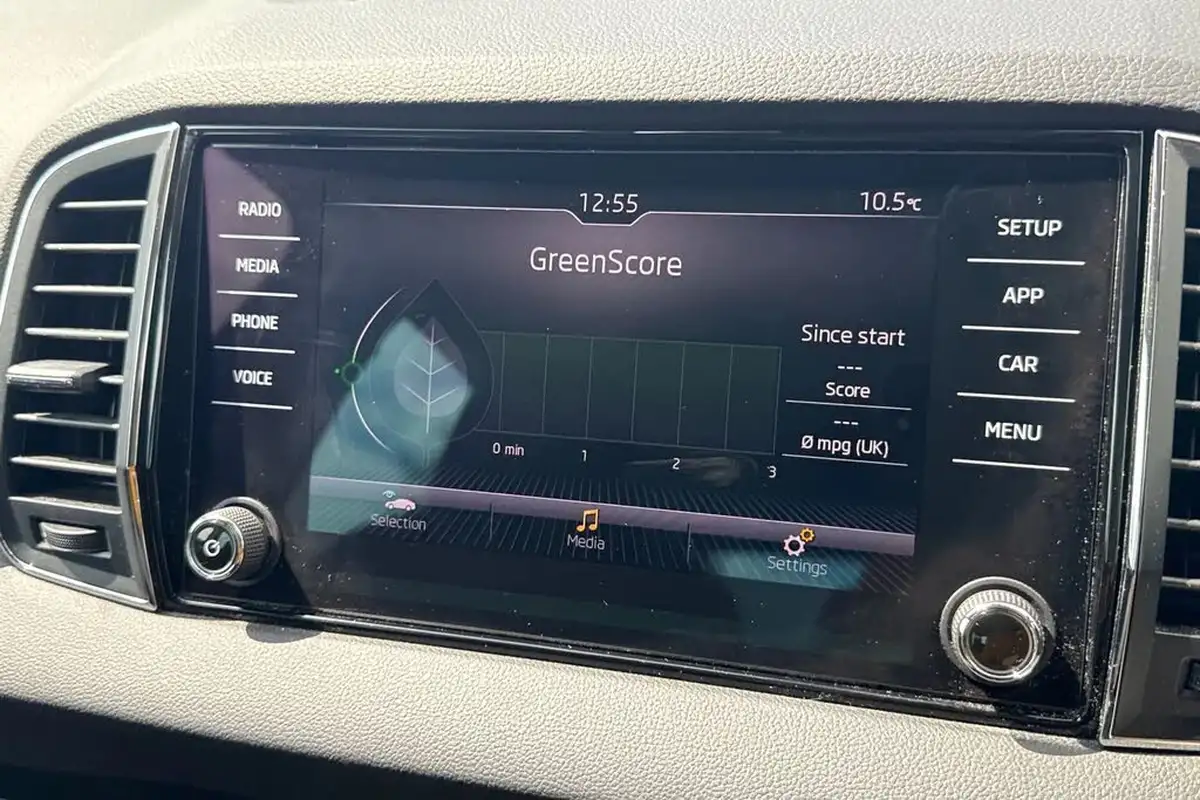 2019-skoda-karoq-20tdi-se-big-47