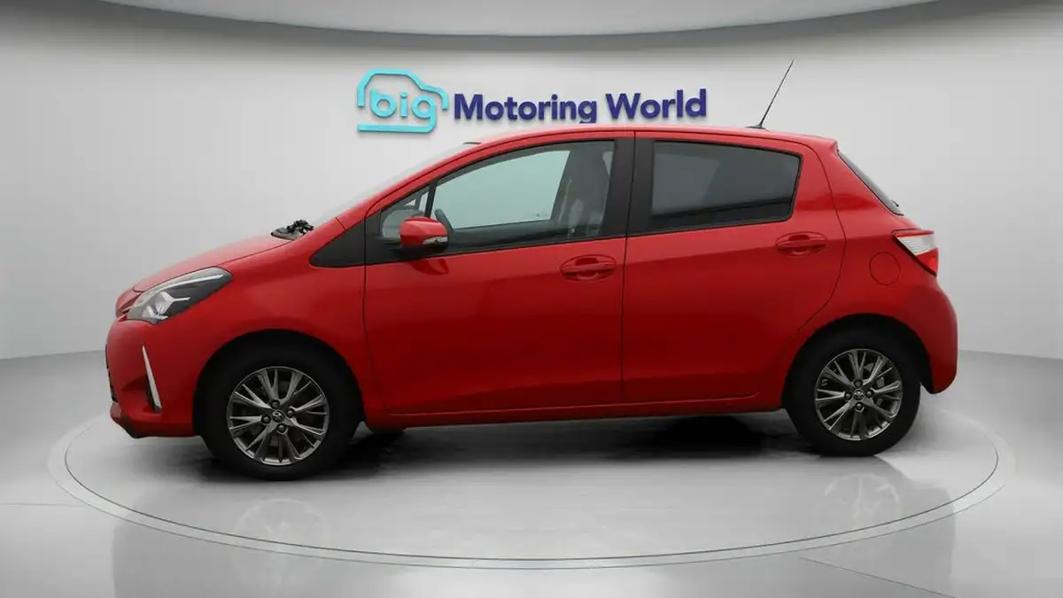 2018-toyota-yaris-15-vvt-i-icon-111bhp-1497cc-big-4