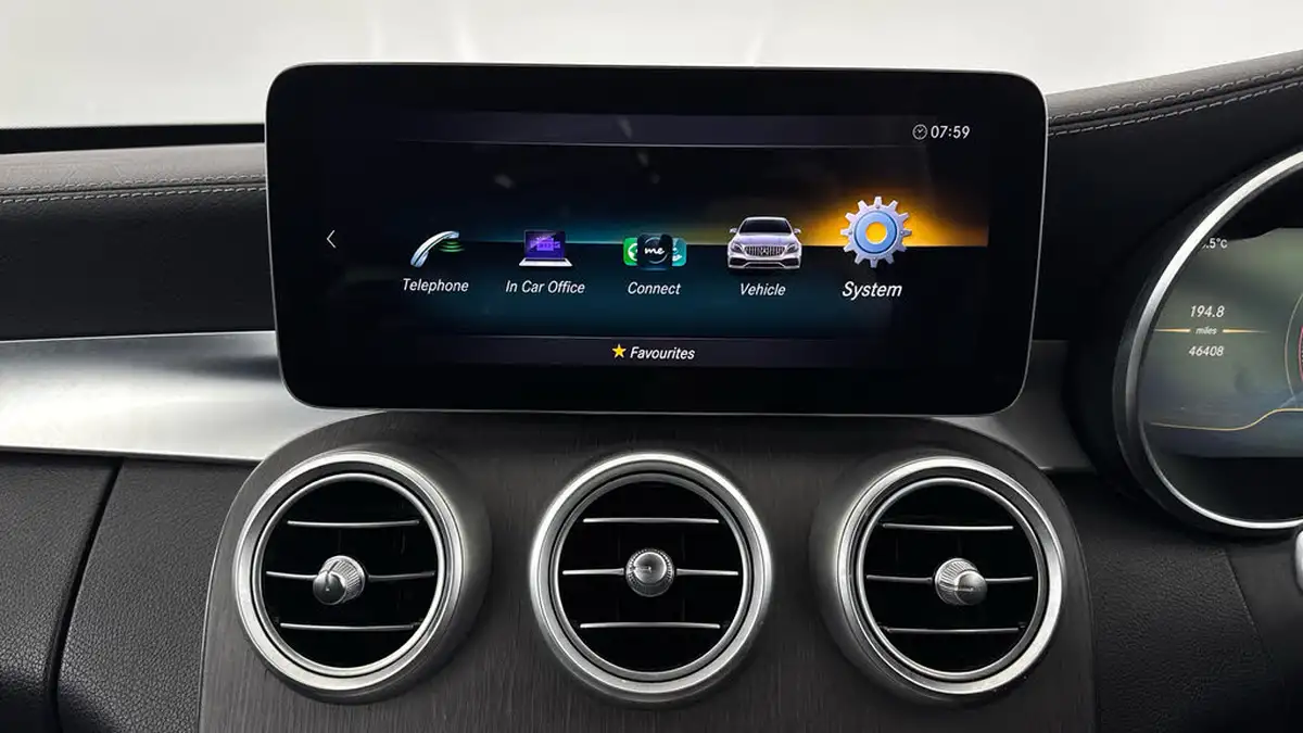2021-mercedes-benz-c-class-big-15