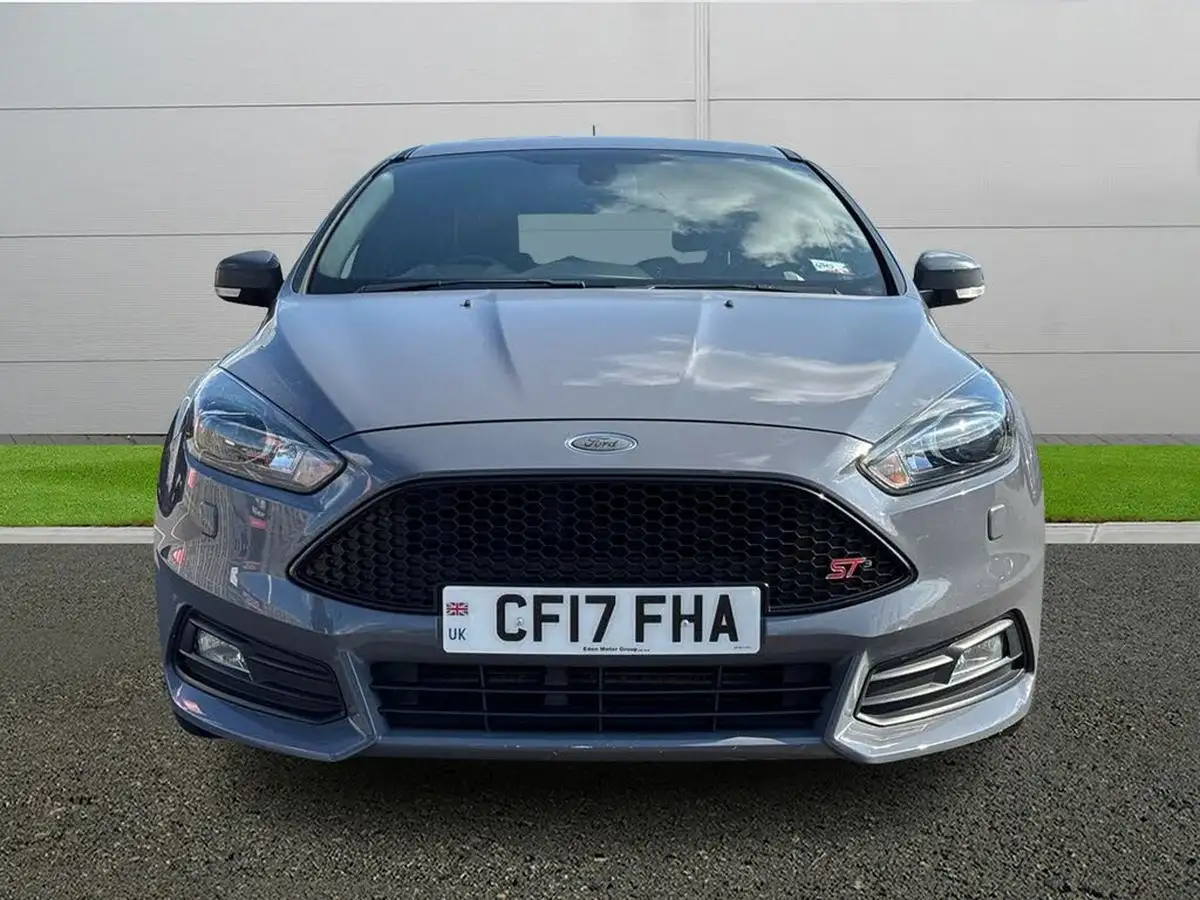 2017-ford-focus-20tdci-st3-hatchback-big-1