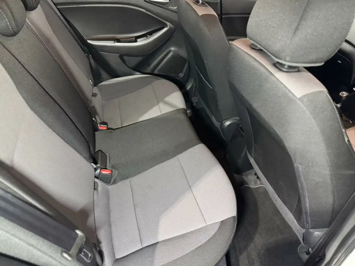 2017-hyundai-i20-12-se-hatchback-5d-big-13