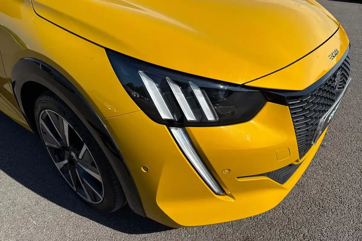 2021-peugeot-208-12-puretech-gt-100bhp-big-24