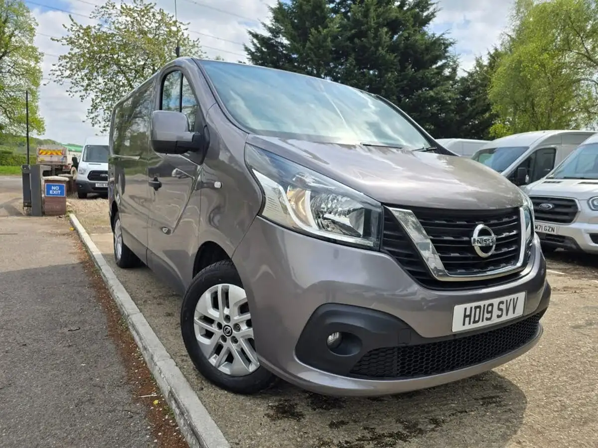 2019-nissan-nv300-16dci-tekna-l1h1-120ps-10t-panel-van-big-4