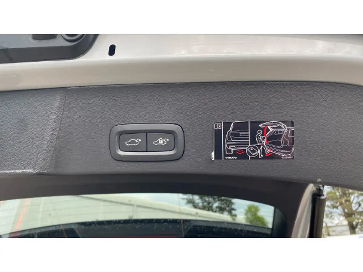 2022-volvo-xc40-e-recharge-pro-big-41