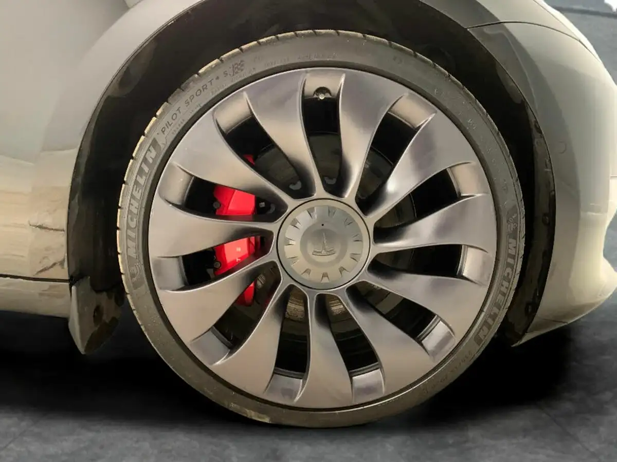2022-tesla-model-3-e-performance-big-30