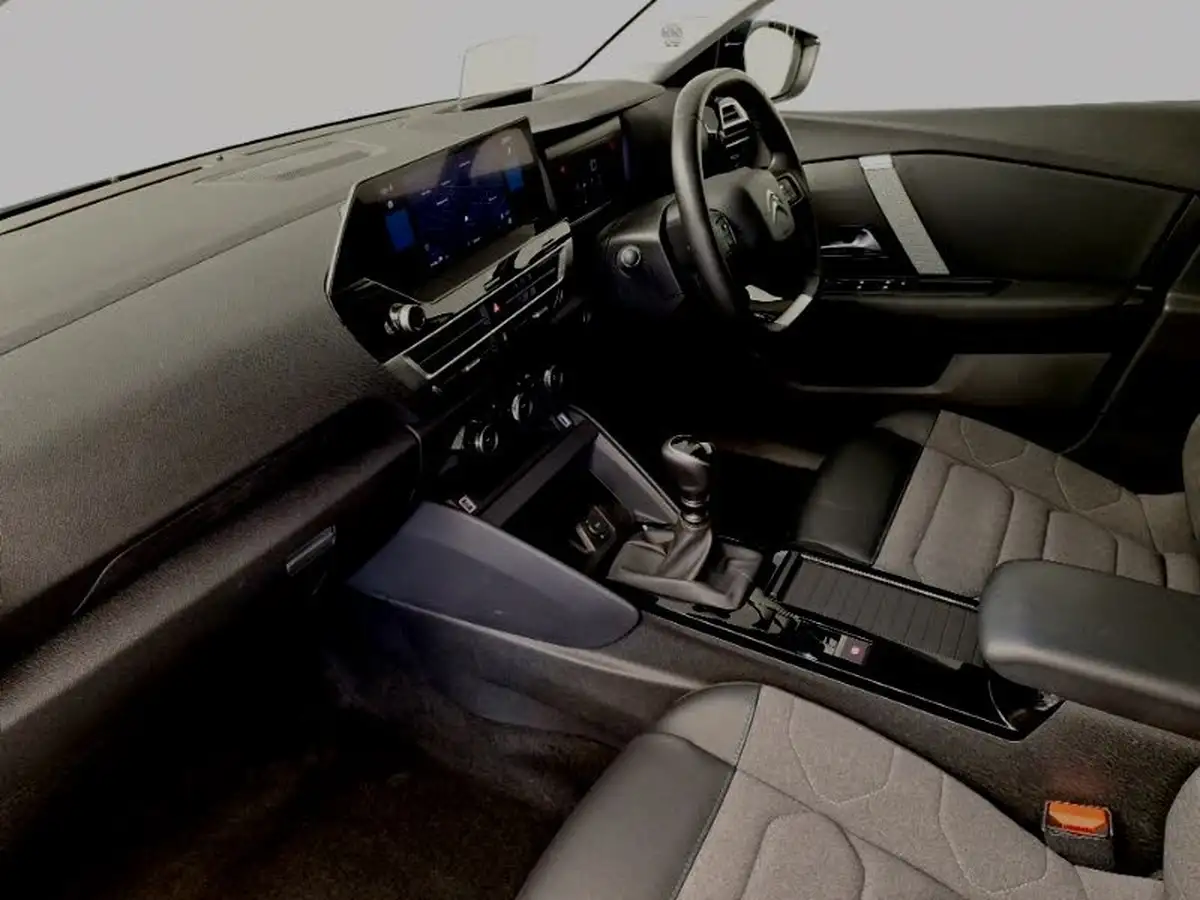 2022-citroen-c4-12-puretech-shine-130ps-big-4