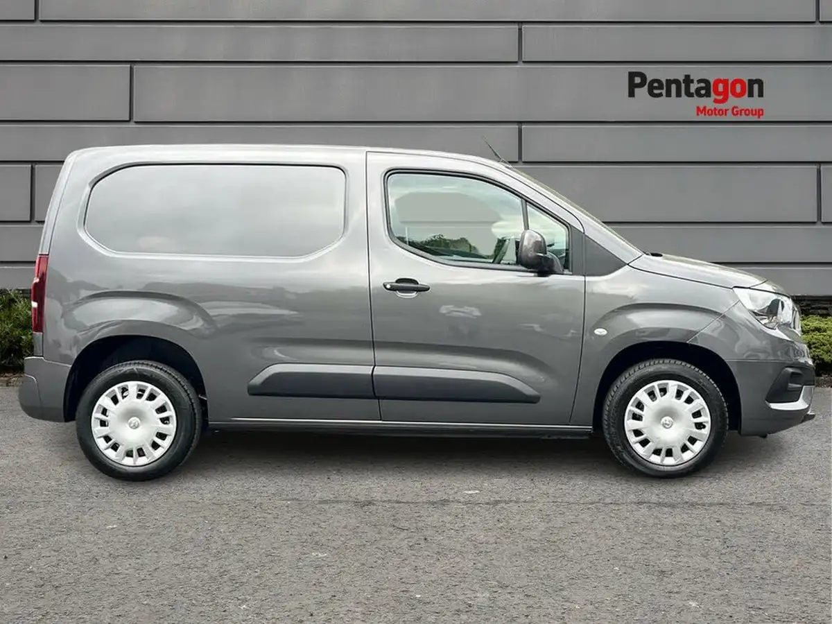 2021-vauxhall-combo-15cdti-sportive-2300-130pseu6d-t-4x4-l1h1-panel-big-13
