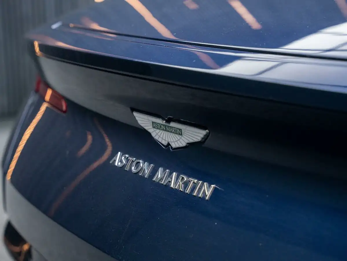 2018-aston-martin-db11-40-v8-big-24