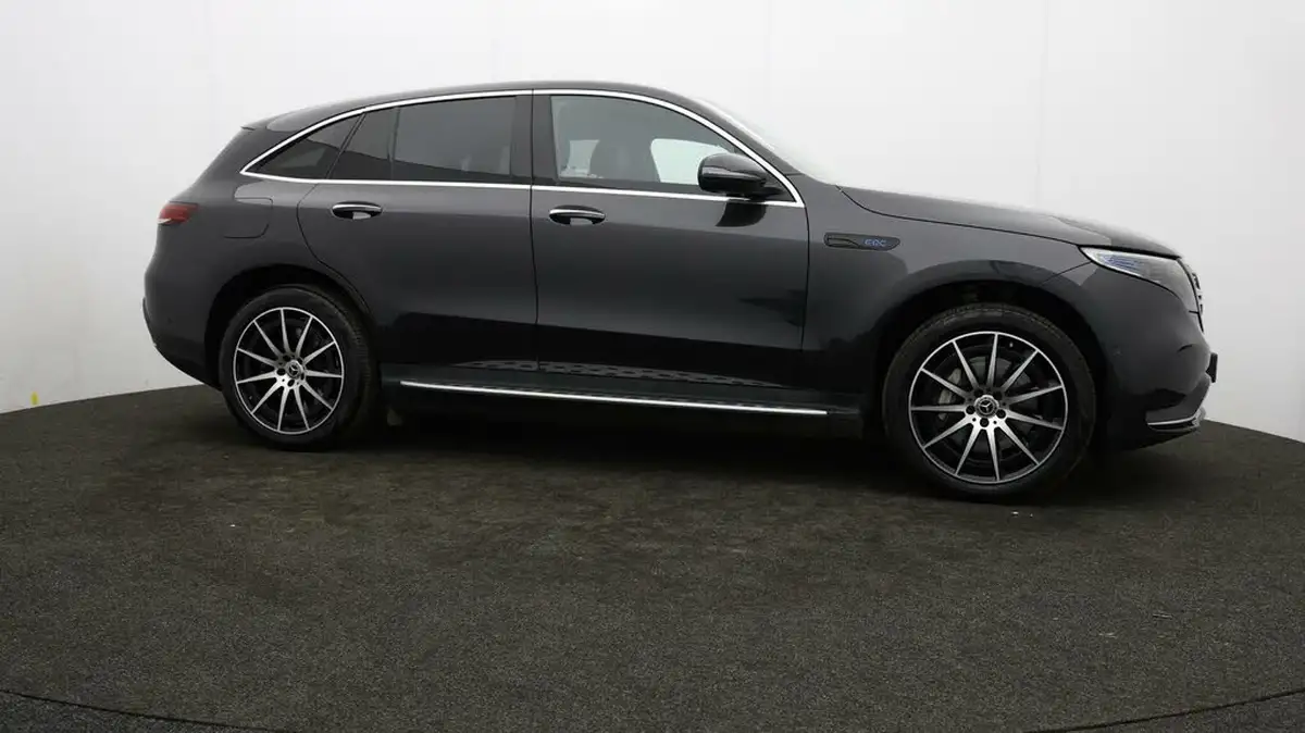 2022-mercedes-benz-eqc-e-eqc-400-amg-line-big-33