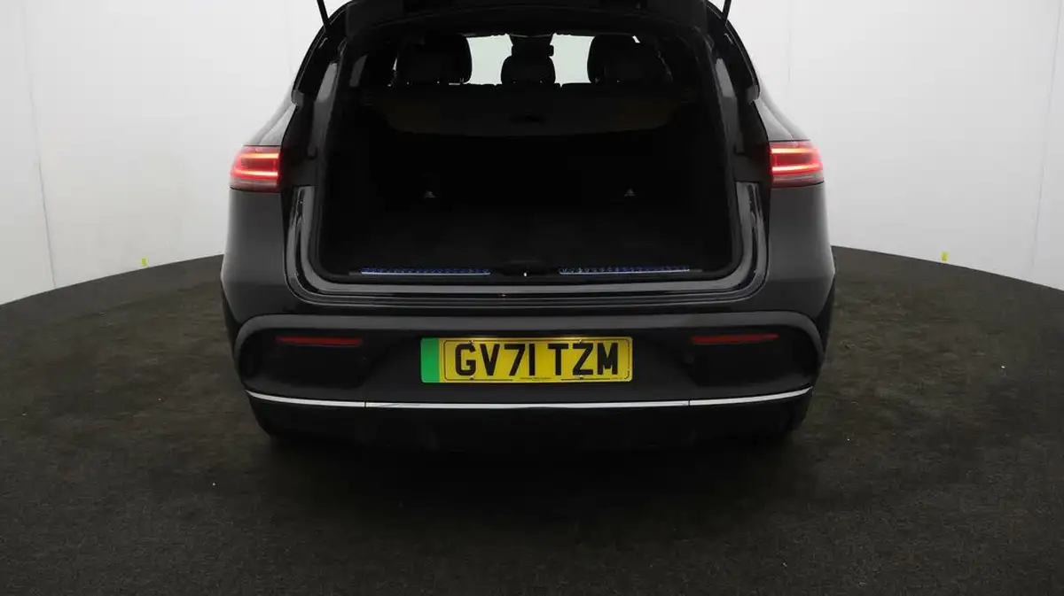 2022-mercedes-benz-eqc-e-eqc-400-amg-line-big-16