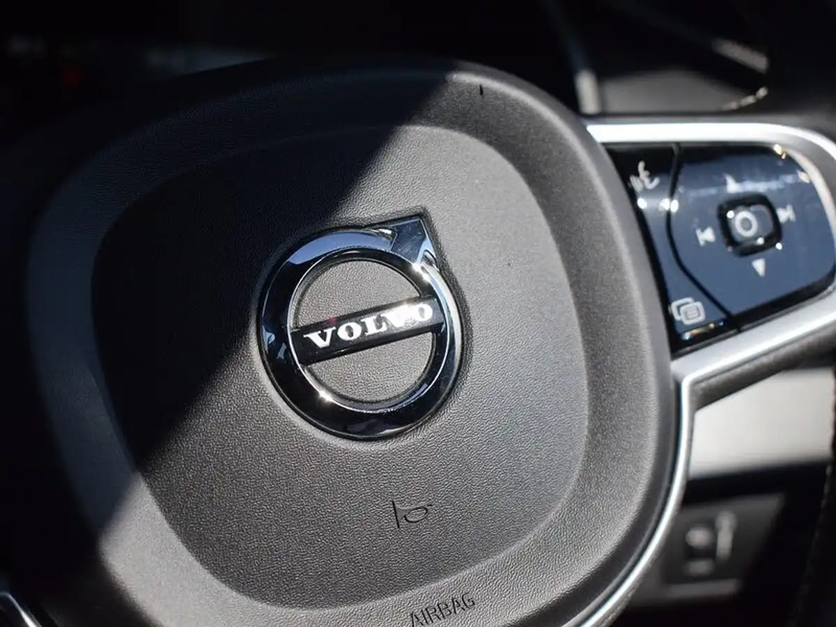 2021-volvo-xc90-20td-b5-r-design-big-25