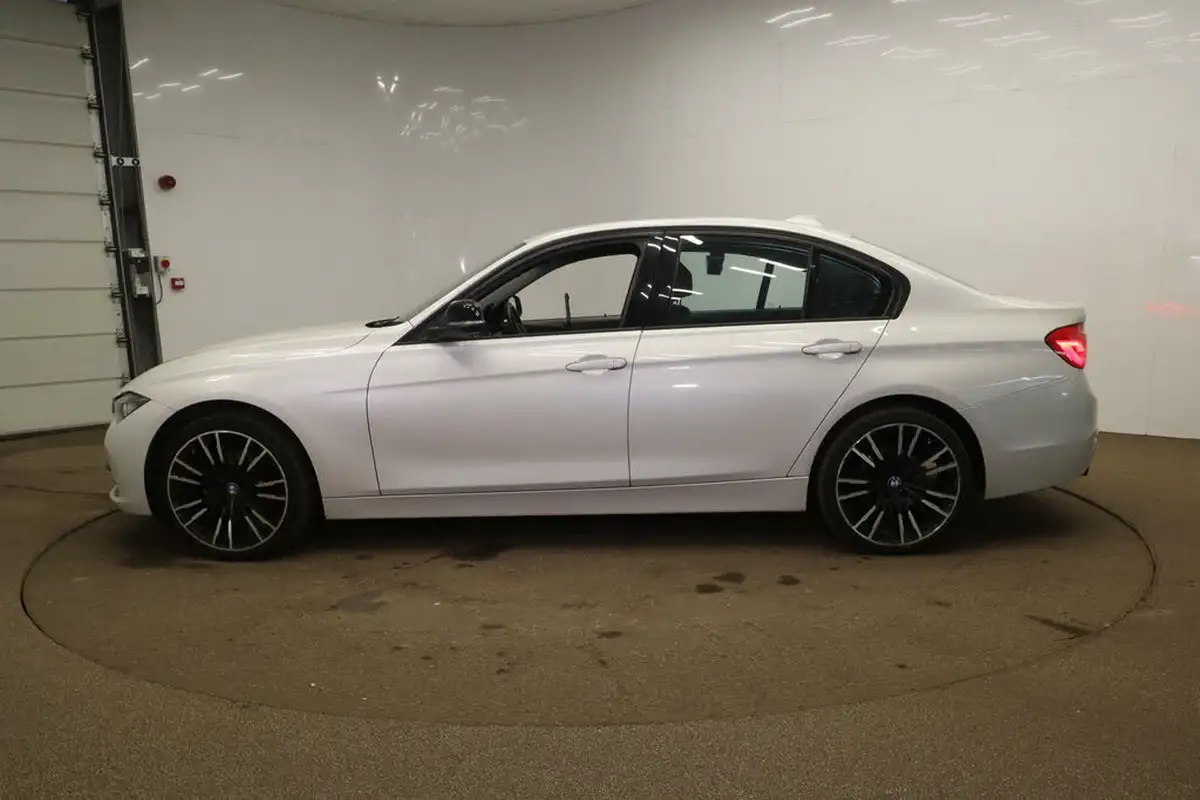 2016-bmw-3-series-15-318i-sport-saloon-4d-auto-big-4