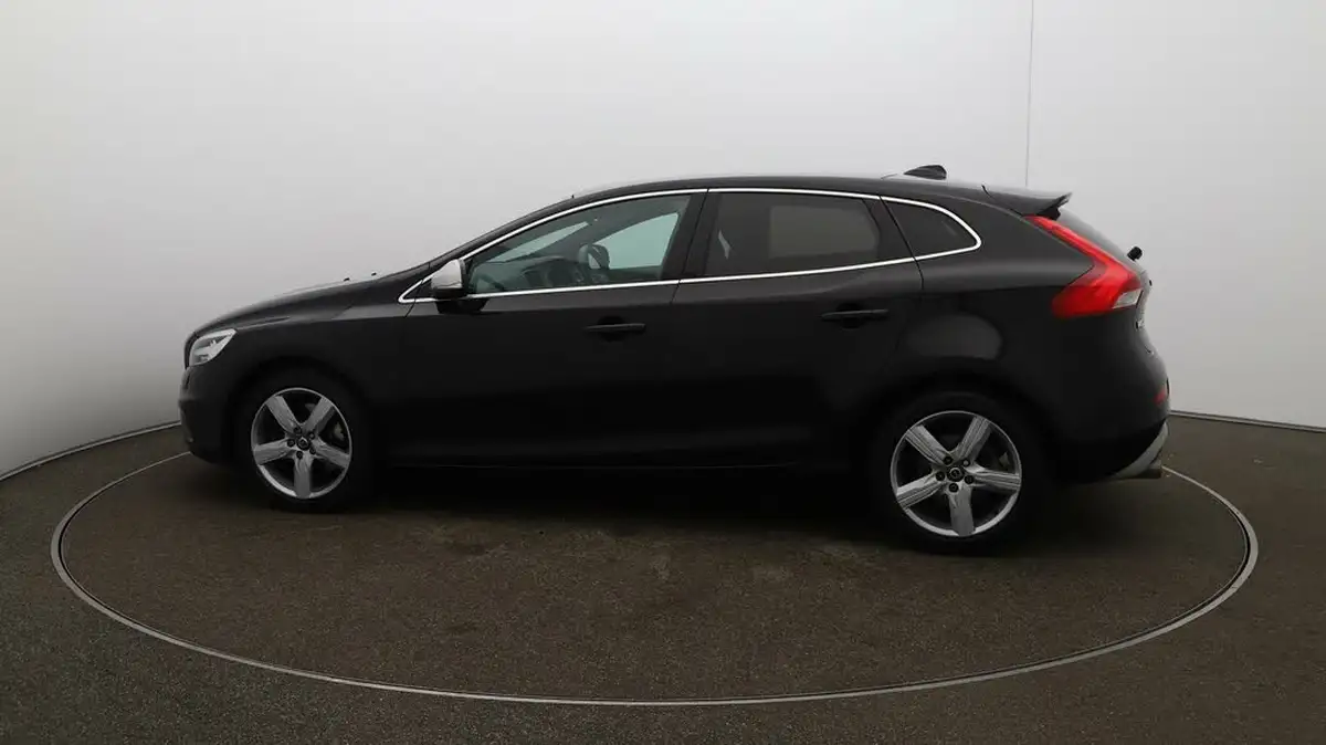 2019-volvo-v40-20td-d3-r-design-nav-plus-geartronic-big-58