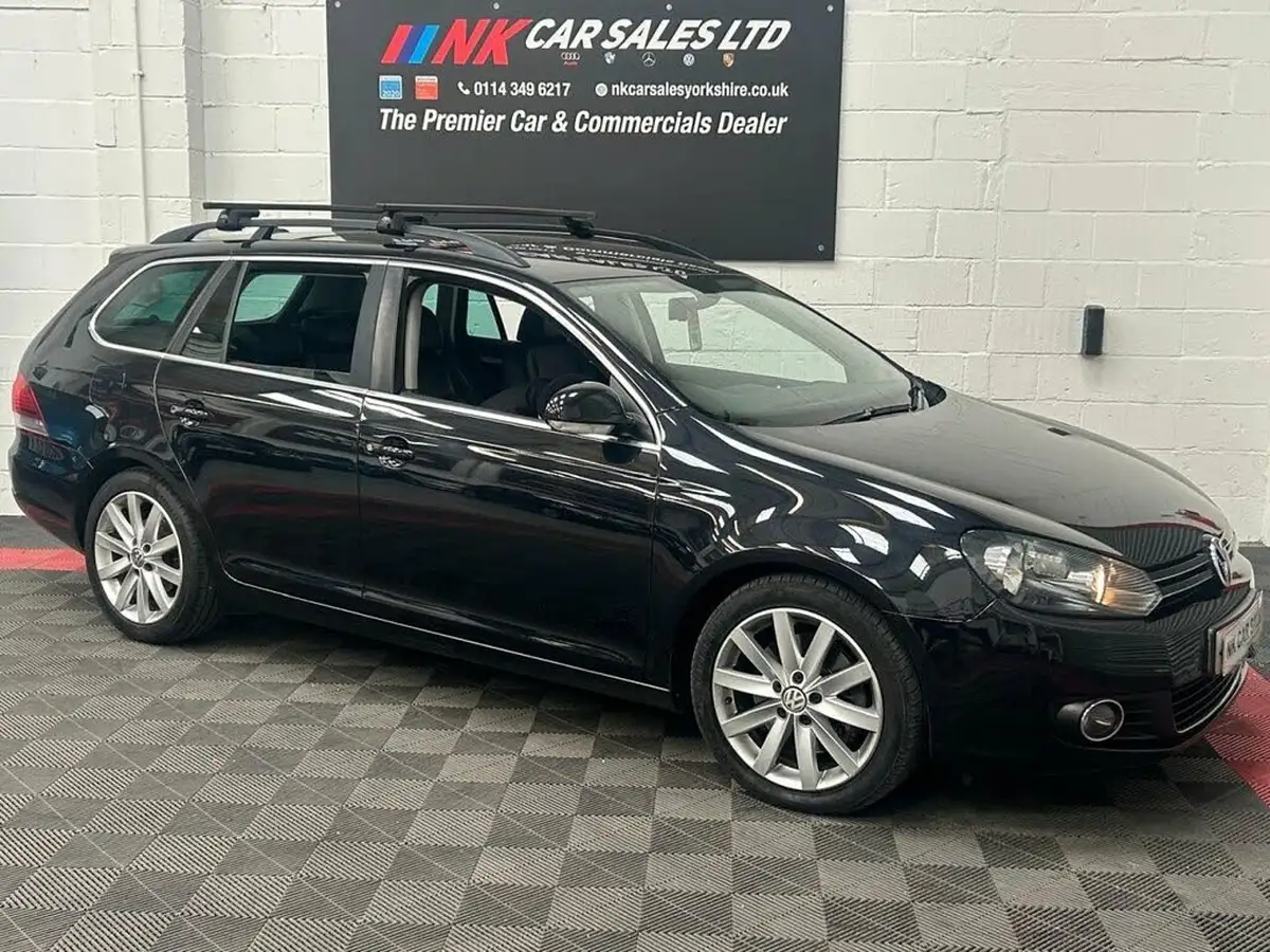 2012-volkswagen-golf-20td-sportline-big-0