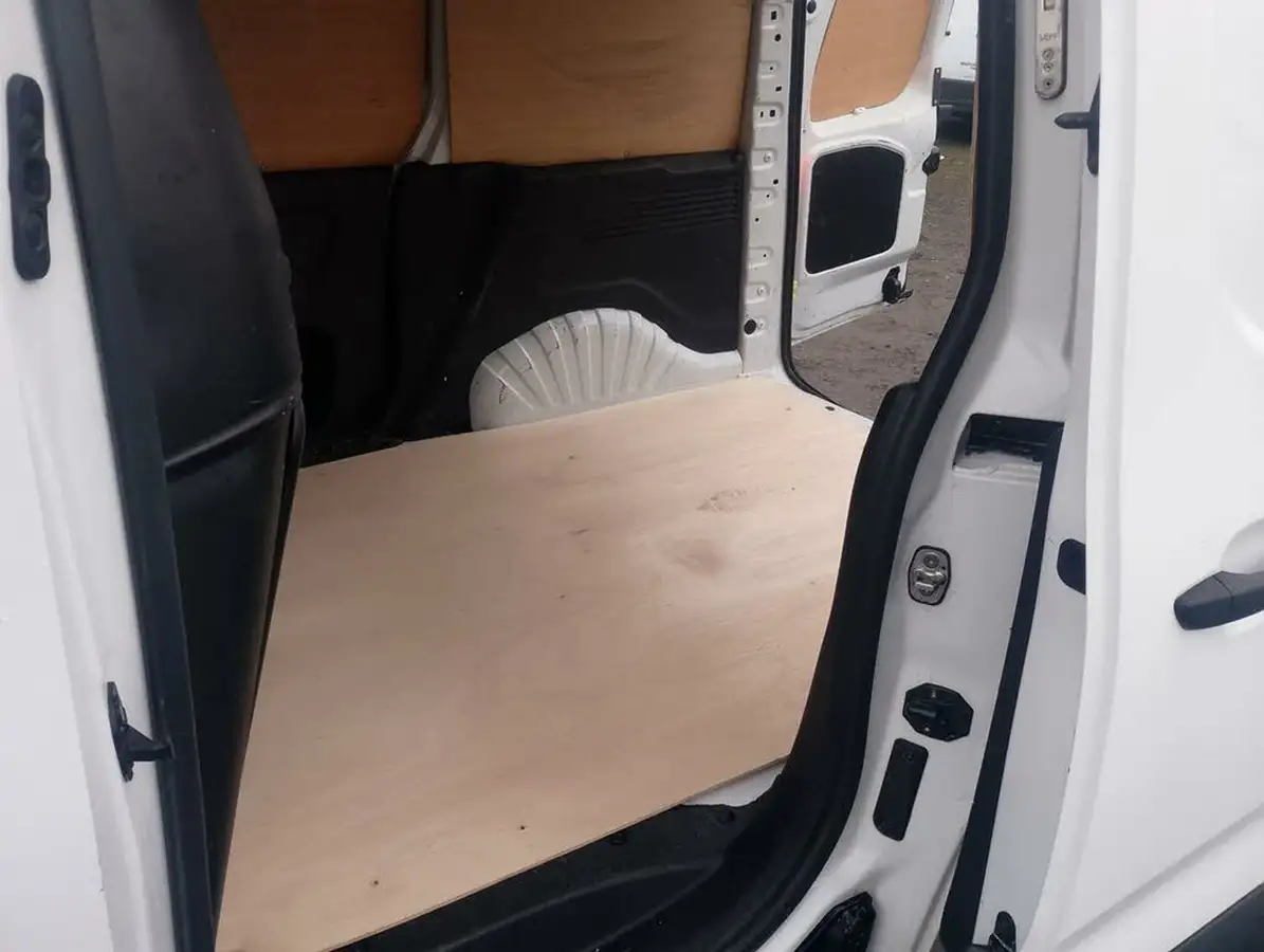 2020-peugeot-partner-15-bluehdi-1000-professional-100ps-eu6dt-panel-big-17