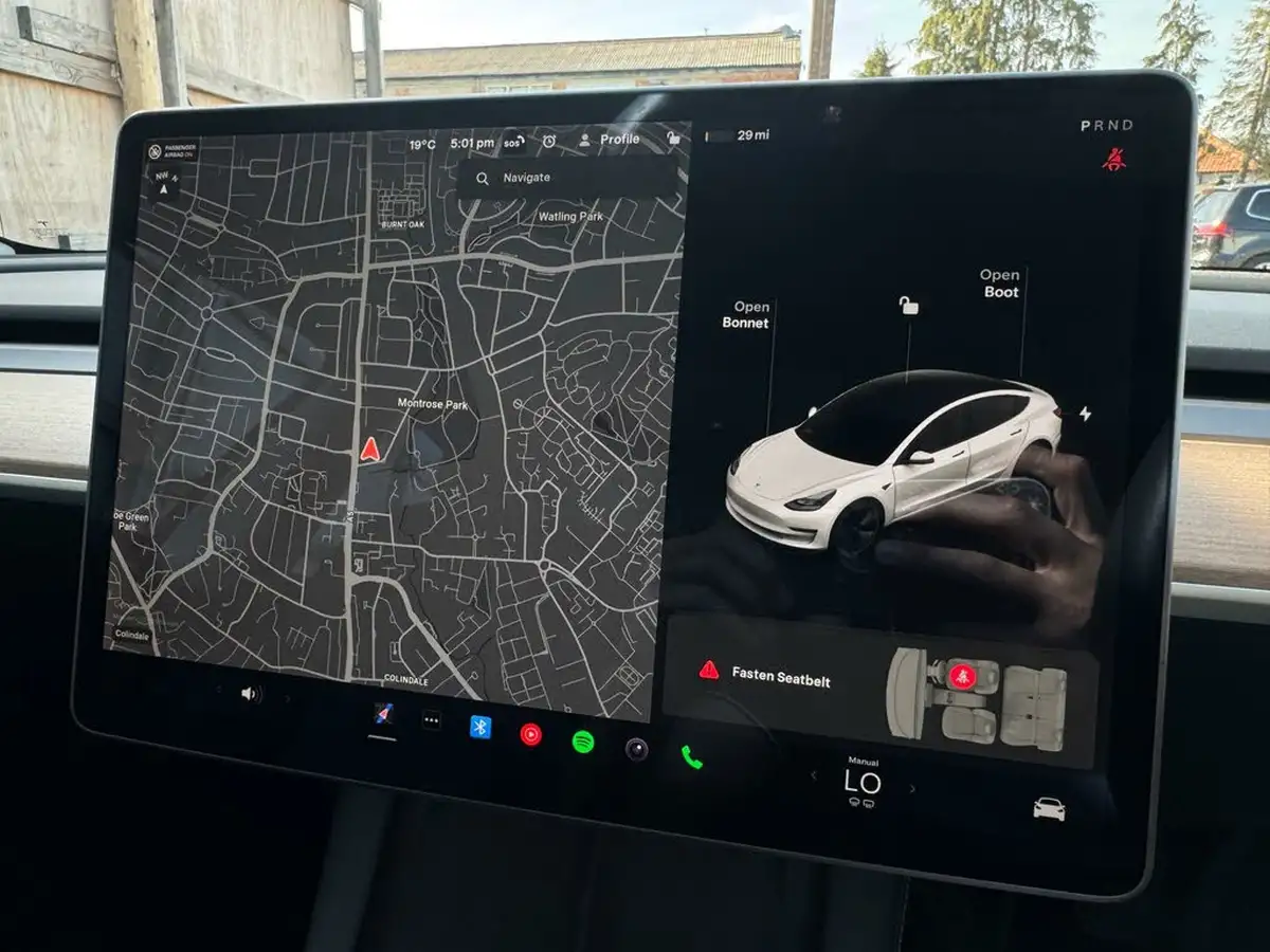 2021-tesla-model-3-e-long-range-awd-big-25