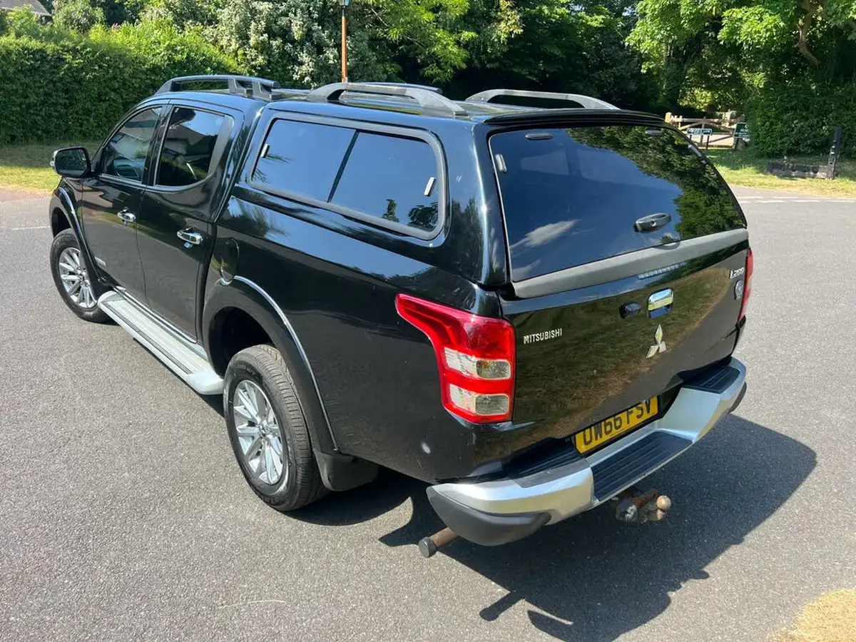 2017-mitsubishi-l200-24di-d-warrior-178bhp-eu6-auto-big-9