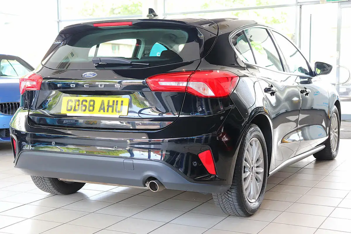 2019-ford-focus-10t-titanium-ss-hatchback-big-7