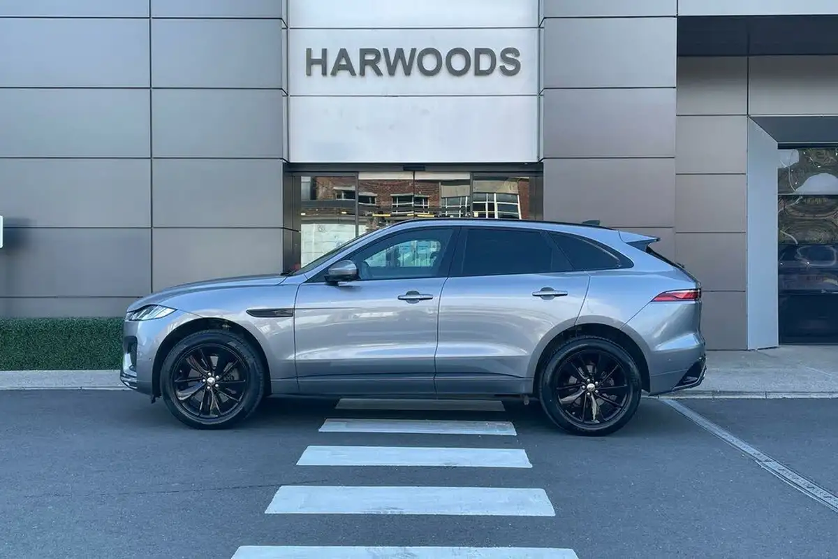 2021-jaguar-f-pace-30-d300-r-dynamic-se-mhev-big-10