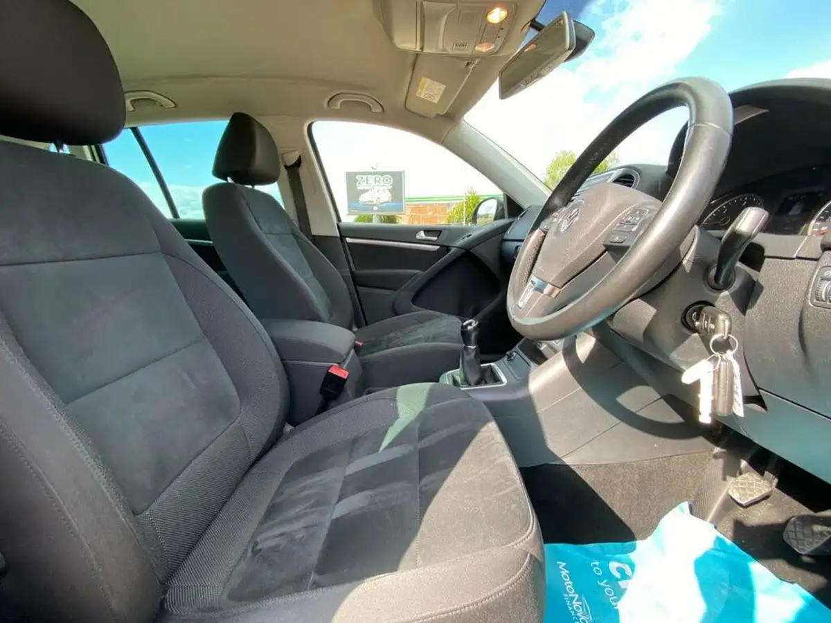 2015-volkswagen-tiguan-20tdi-match-150ps-4wd-bmt-big-20