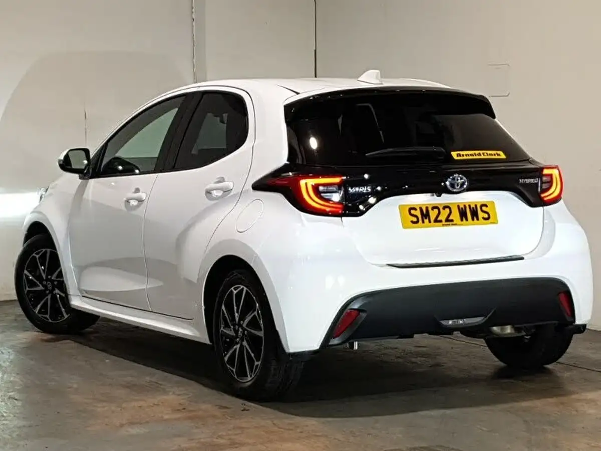 2022-toyota-yaris-15-vvt-i-design-big-1