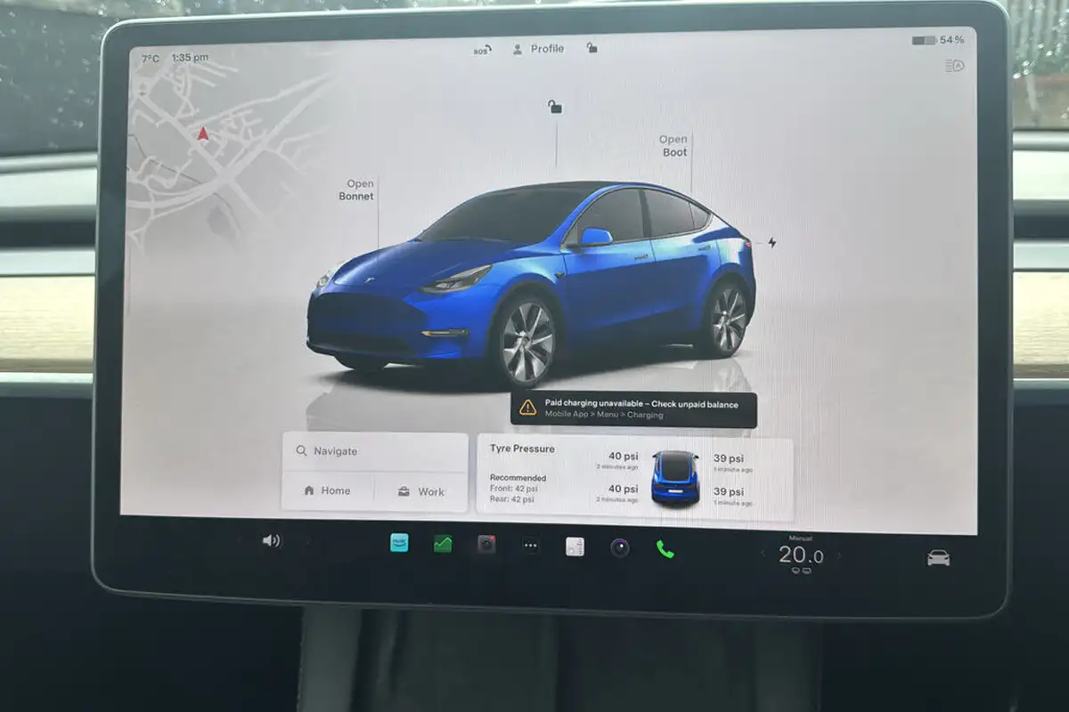 2022-tesla-model-y-e-long-range-big-13