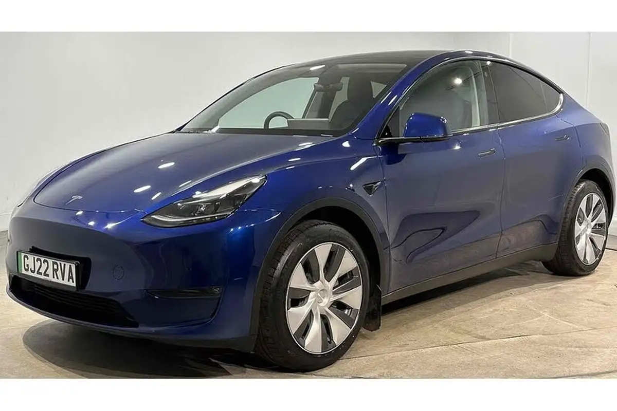 2022-tesla-model-y-e-long-range-big-7