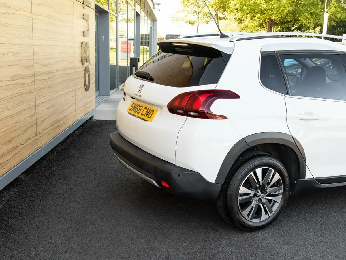 2018-peugeot-2008-suv-12-puretech-allure-premium-ss-big-7
