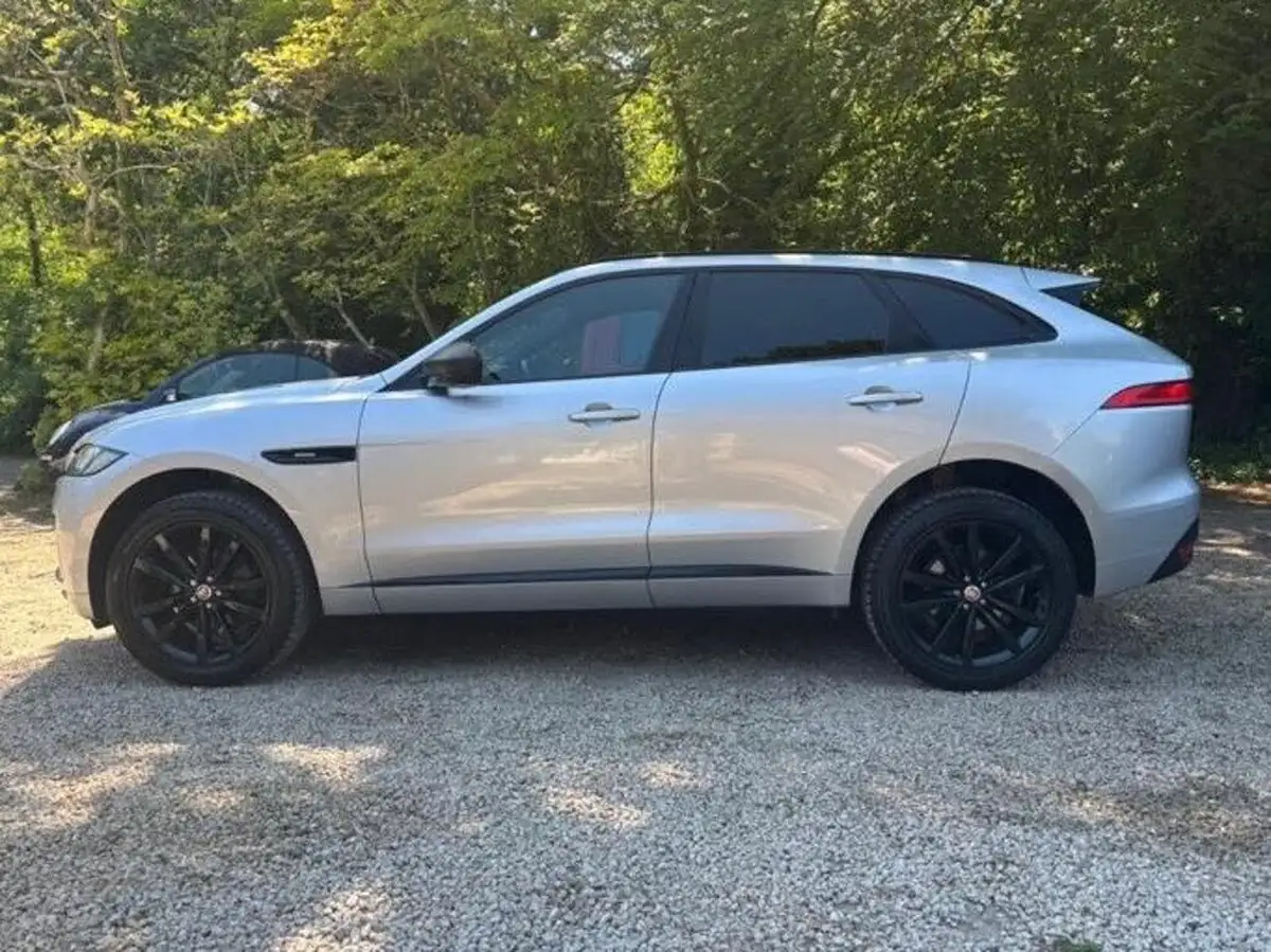 2016-jaguar-f-pace-20-i4d-r-sport-awd-auto-big-2