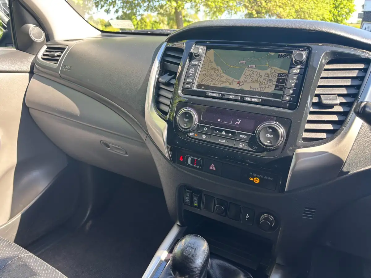 2016-mitsubishi-l200-24di-d-warrior-big-12